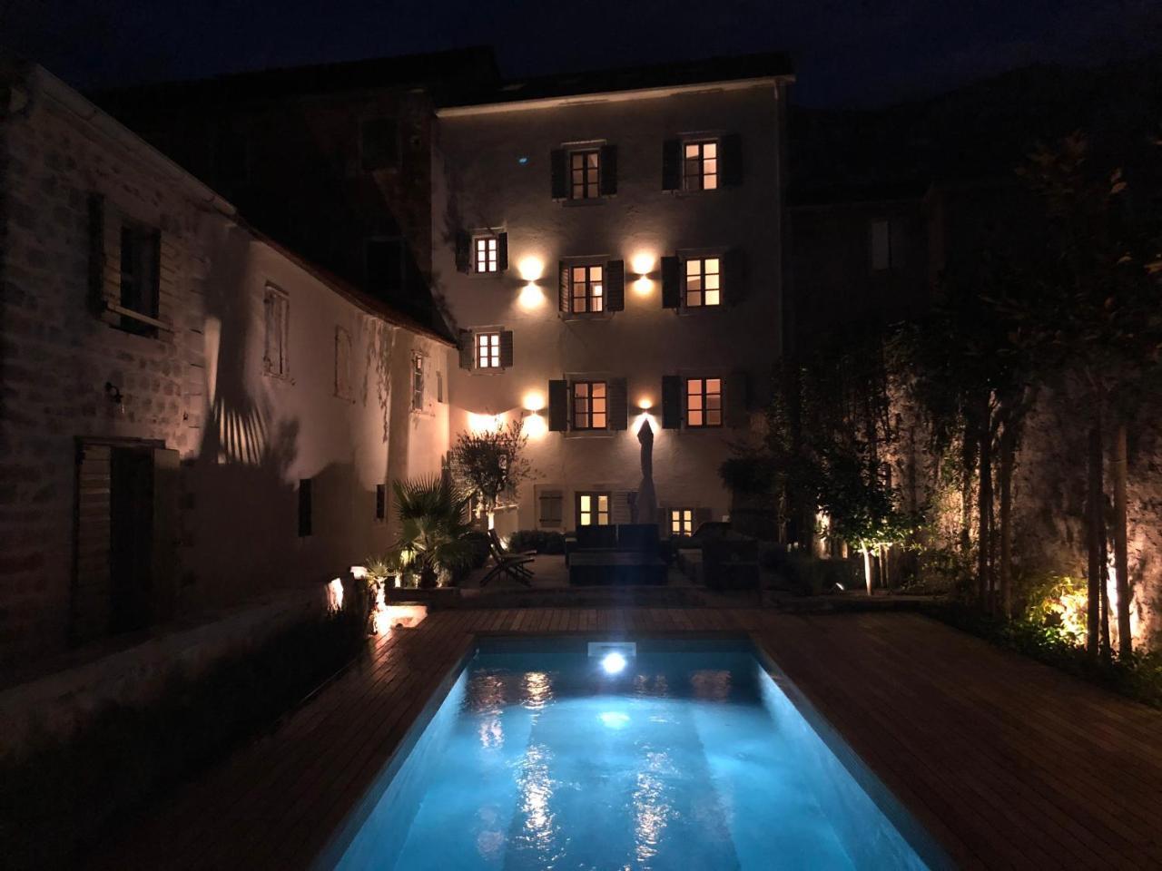 Palazzo Sbutega Bed and Breakfast Kotor Exteriör bild