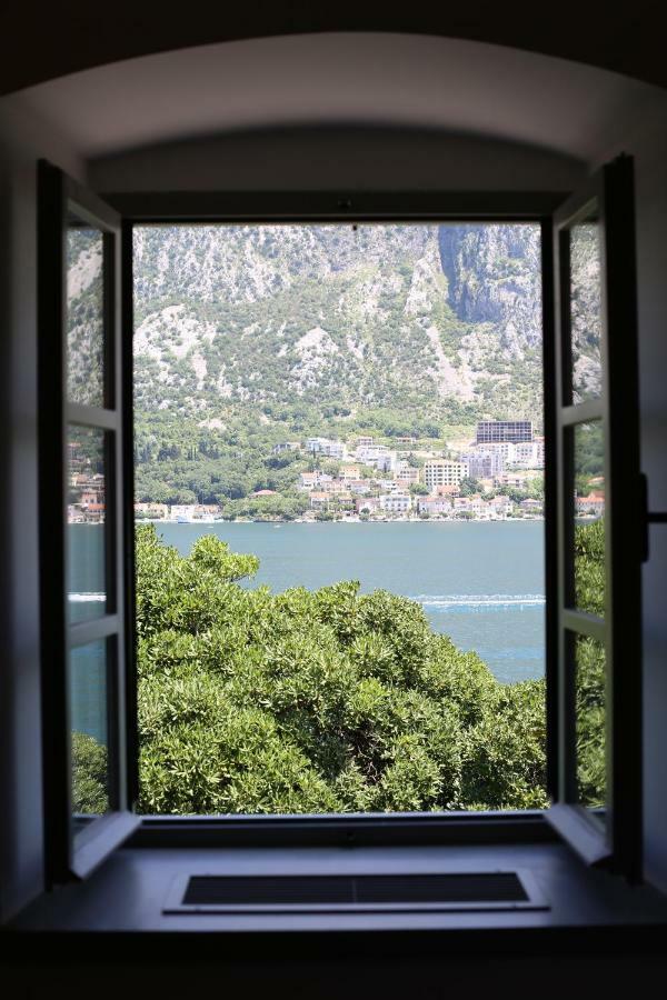 Palazzo Sbutega Bed and Breakfast Kotor Exteriör bild