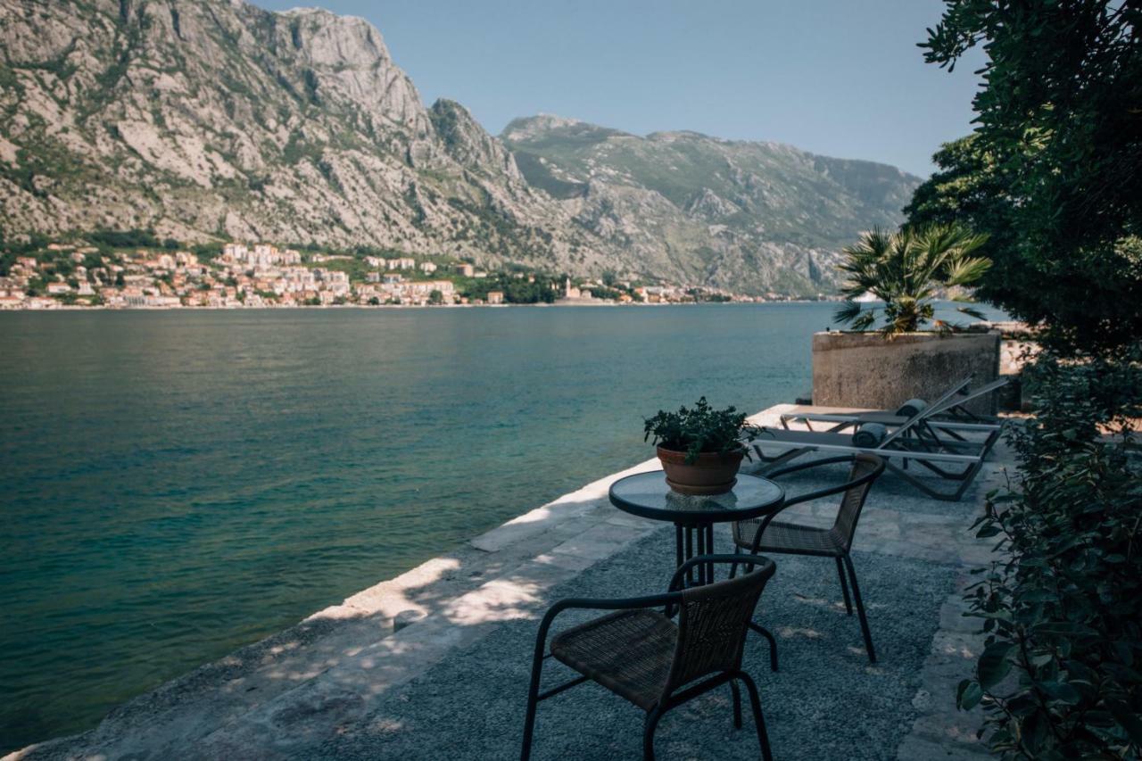 Palazzo Sbutega Bed and Breakfast Kotor Exteriör bild
