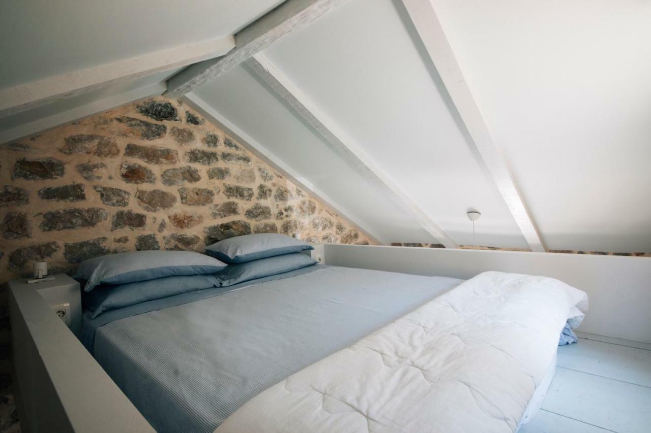 Palazzo Sbutega Bed and Breakfast Kotor Exteriör bild