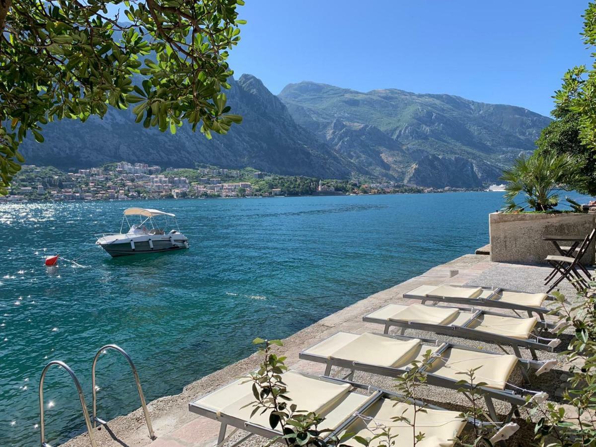 Palazzo Sbutega Bed and Breakfast Kotor Exteriör bild